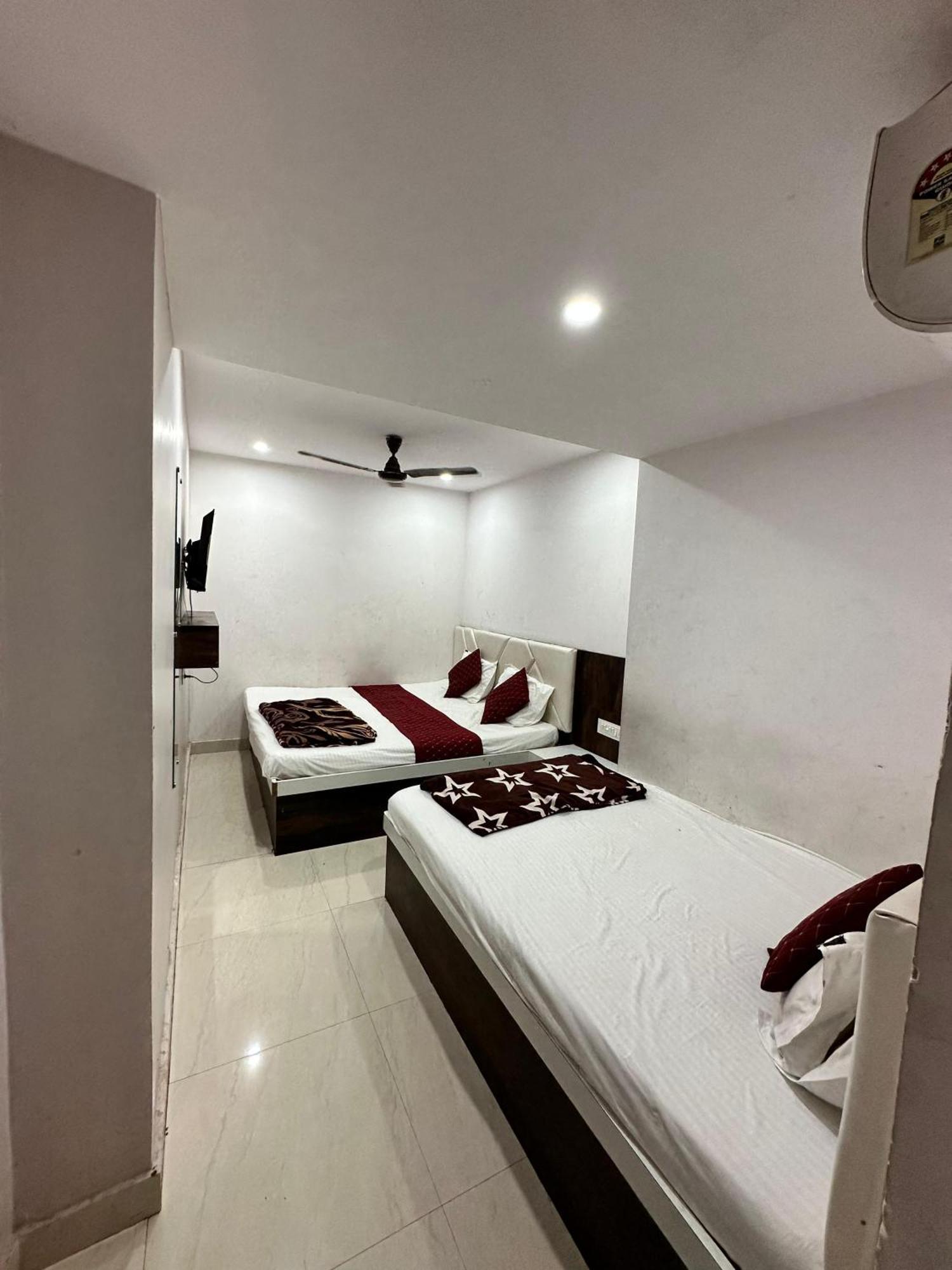 Cable Car Hotel Varanasi Exterior photo