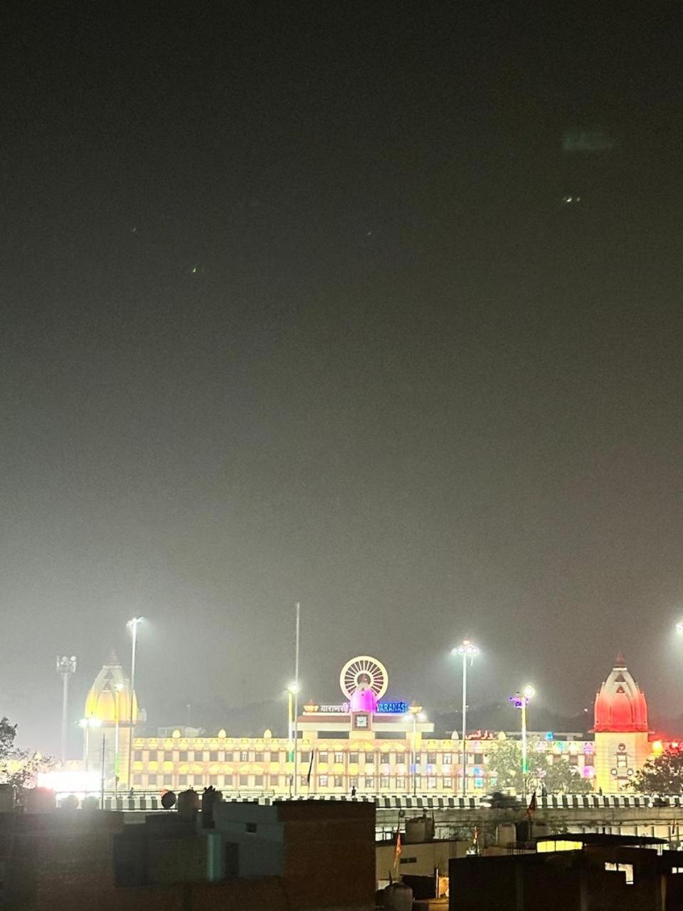 Cable Car Hotel Varanasi Exterior photo